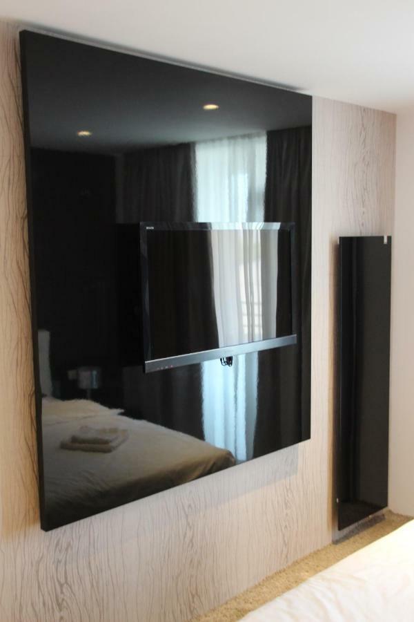 Luxury Trip Oradea Exterior photo